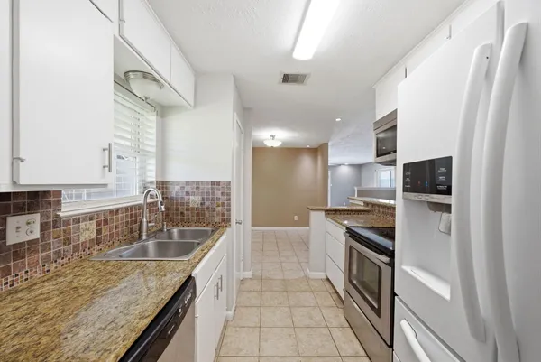 $1,895 | 4908 Holly Park Drive, Pasadena, TX 77505