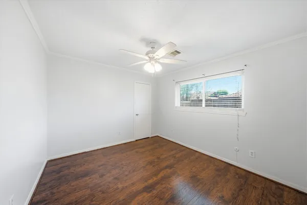 $1,895 | 4908 Holly Park Drive, Pasadena, TX 77505