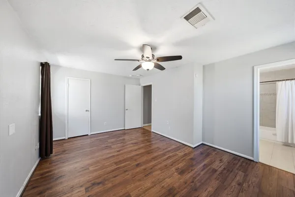 $1,895 | 4908 Holly Park Drive, Pasadena, TX 77505