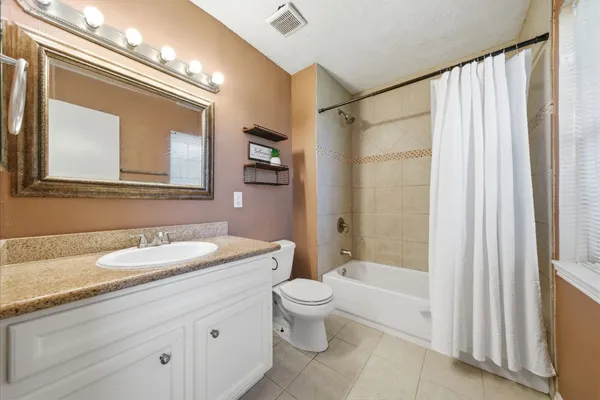 $1,895 | 4908 Holly Park Drive, Pasadena, TX 77505