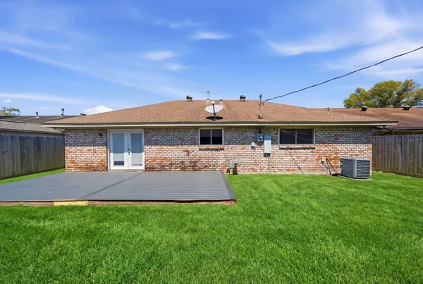 $1,895 | 4908 Holly Park Drive, Pasadena, TX 77505