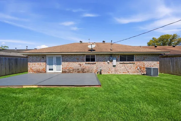 $1,895 | 4908 Holly Park Drive, Pasadena, TX 77505