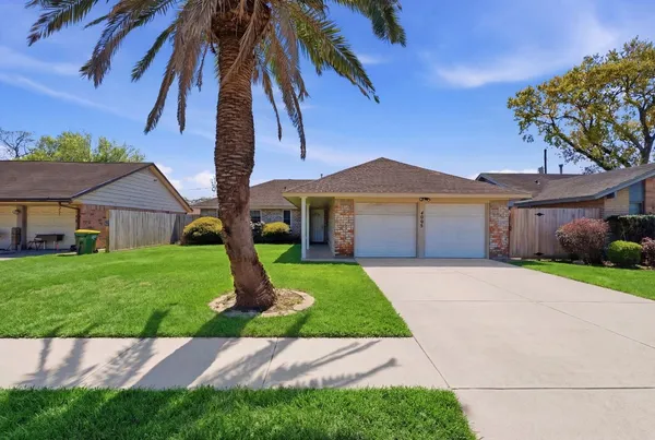 $1,895 | 4908 Holly Park Drive, Pasadena, TX 77505