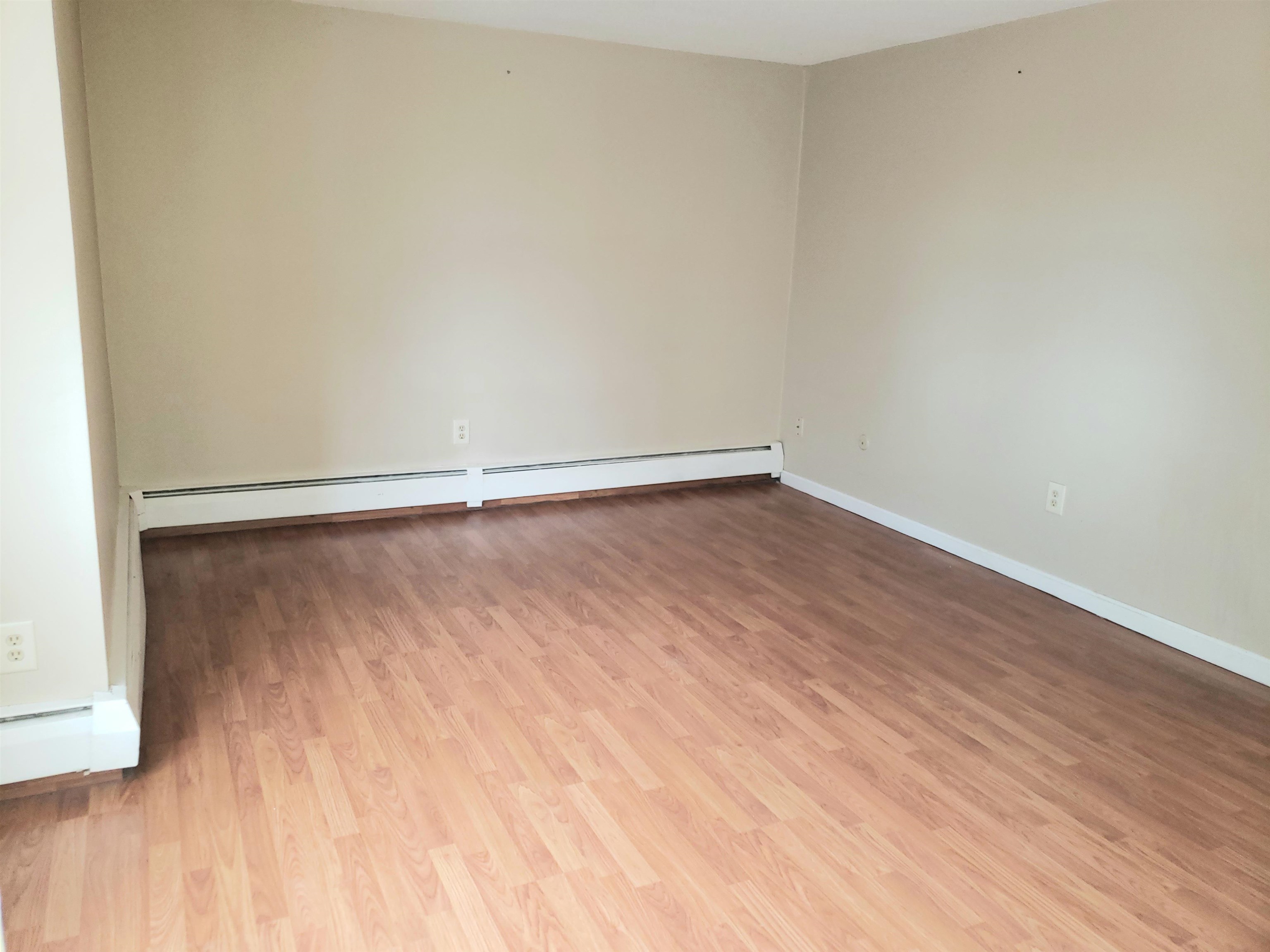 130 English Village Road, Unit 302 Manchester, NH 03102 - Photo 14 of 21