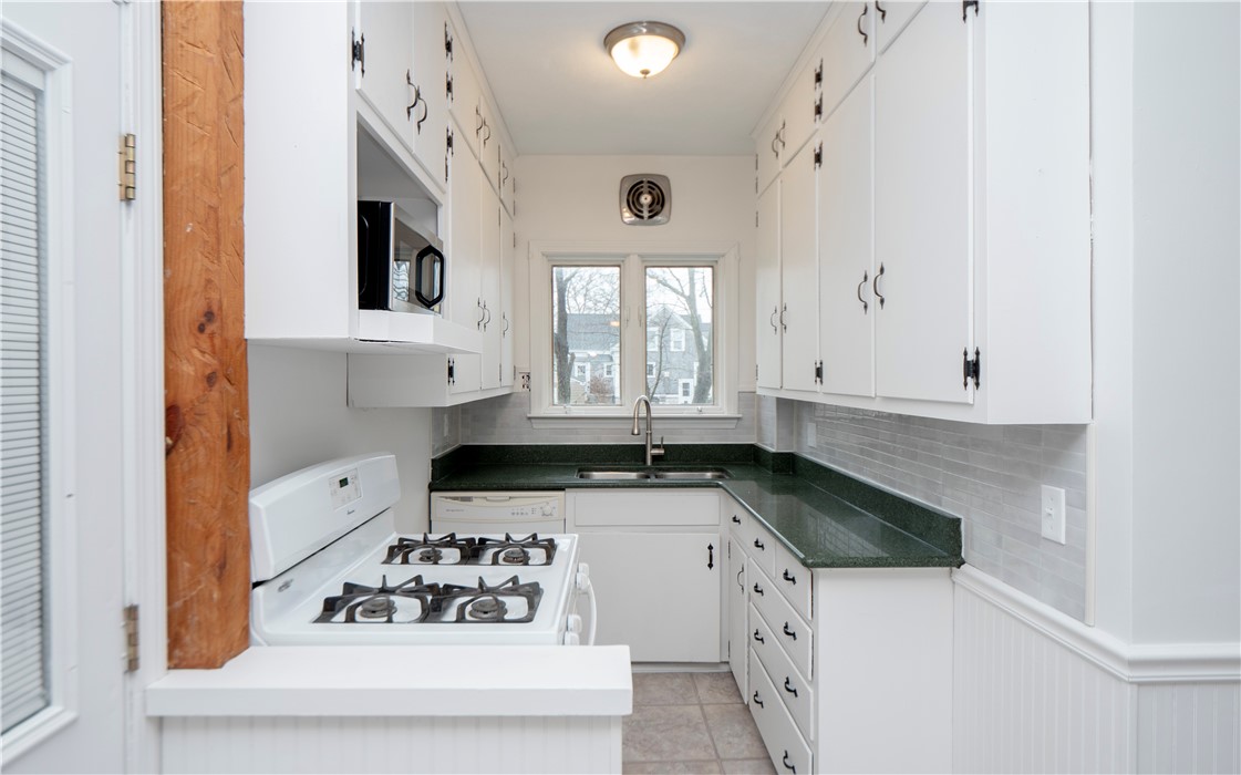 39 Cole Street, Unit 1 Bristol, RI 02809 - Photo 21 of 43