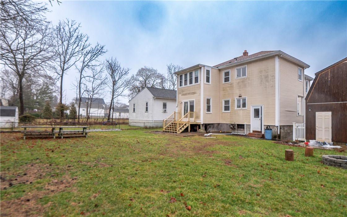 39 Cole Street, Unit 1 Bristol, RI 02809 - Photo 5 of 43