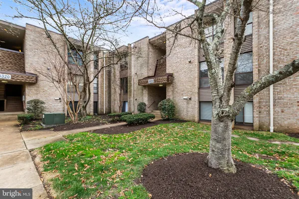 $140,000 | 3322 Huntley Square Drive, Unit T2, Temple Hills, MD 20748