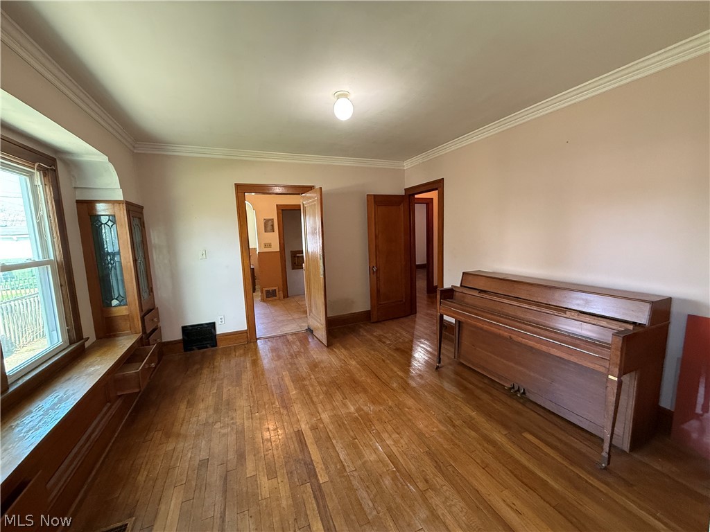 18309 Edgerton Road Cleveland, OH 44119 - Photo 3 of 20 DN Unit Dining Room