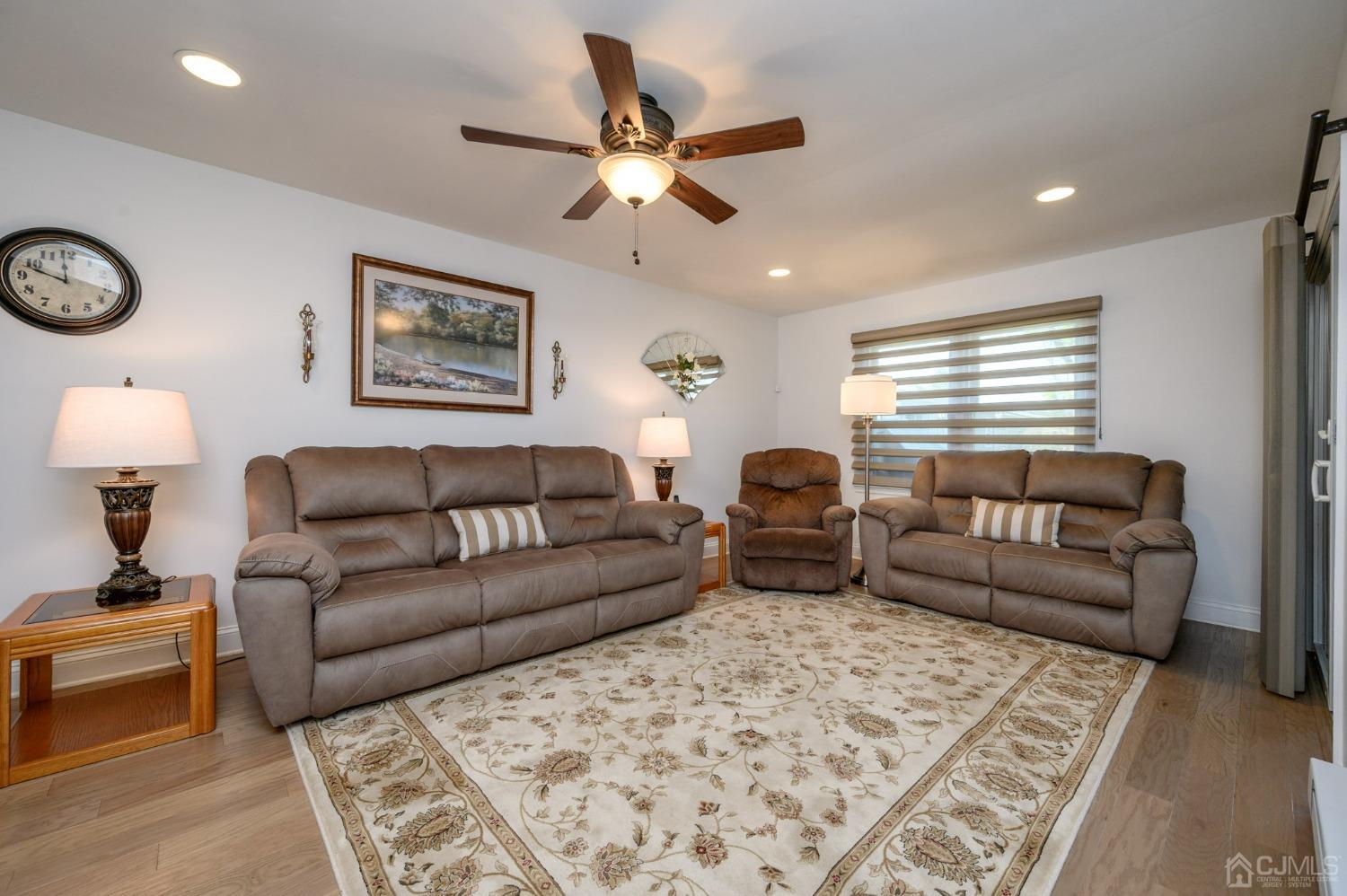 3 Bow Drive Brick, NJ 08723 - Photo 5 of 36 a living room with furniture and a window