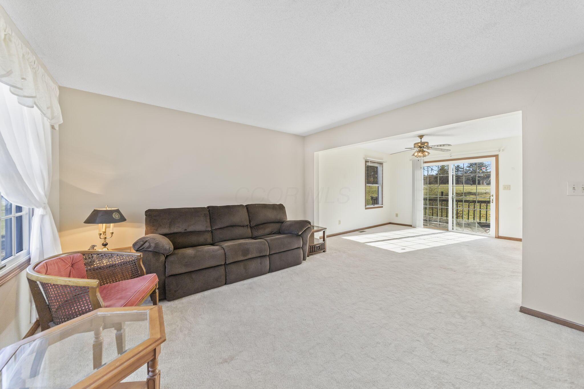 9791 Jug St Road Northwest Pataskala, OH 43062 - Photo 19 of 83 Living room