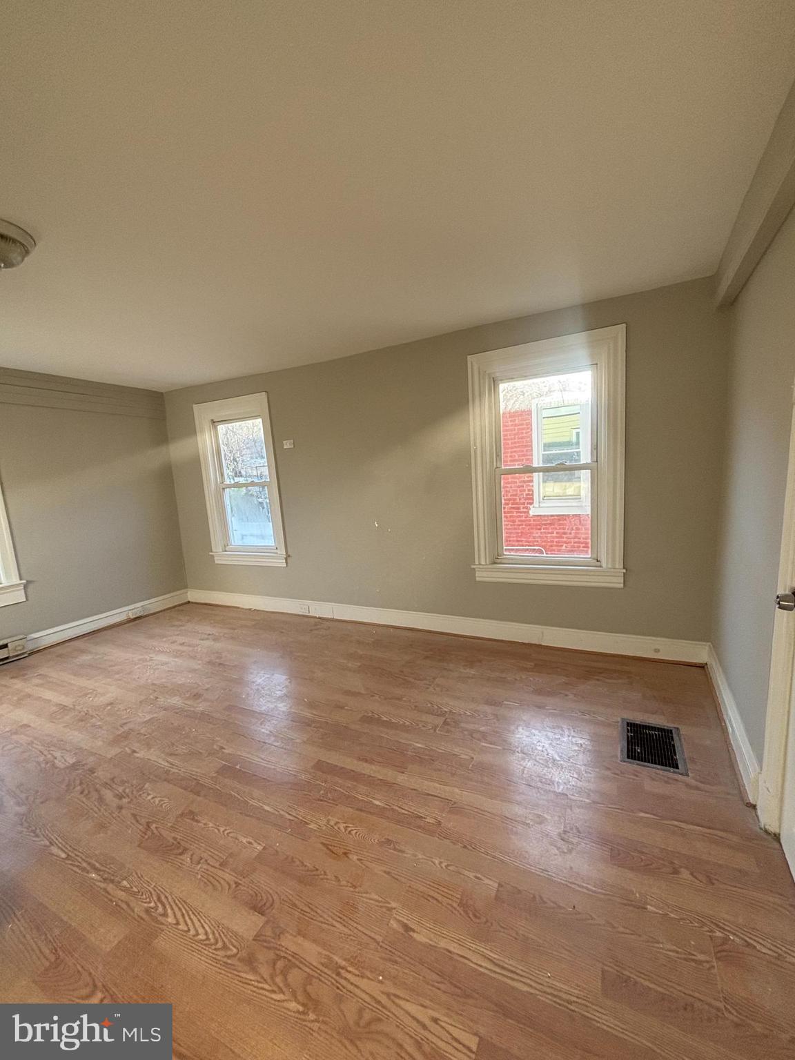 624 Poplar Street Lancaster, PA 17603 - Photo 15 of 25 an empty room with windows