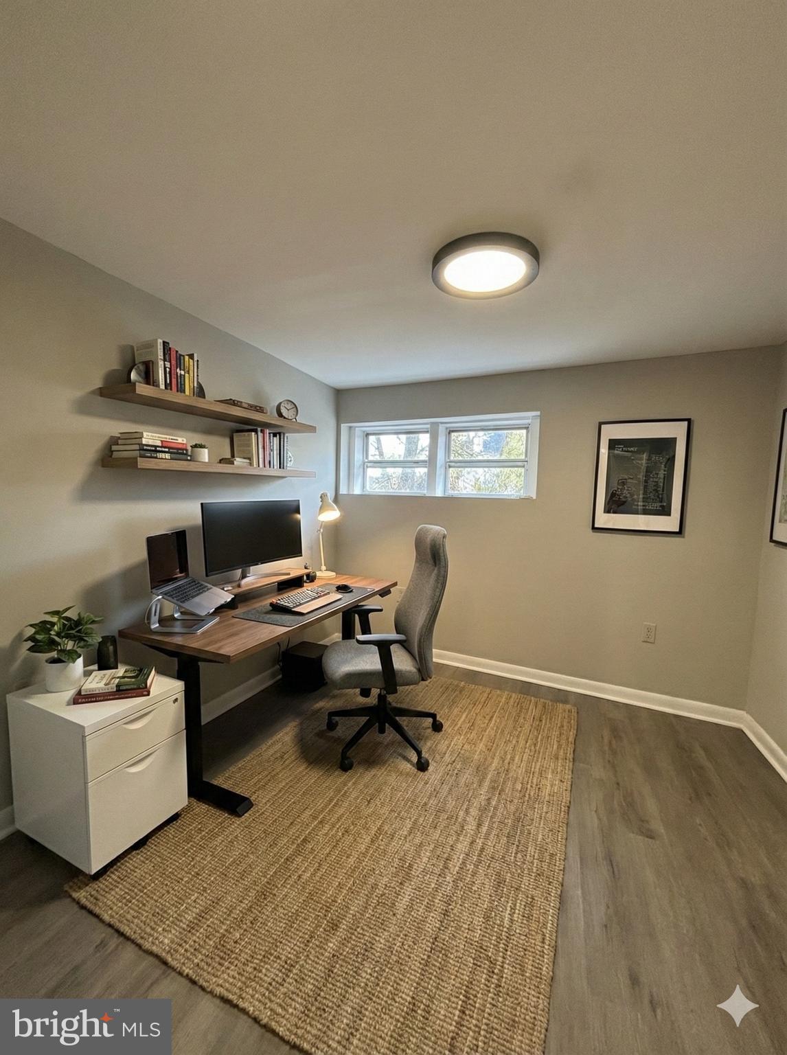 624 Poplar Street Lancaster, PA 17603 - Photo 21 of 25 a workspace with furniture and window