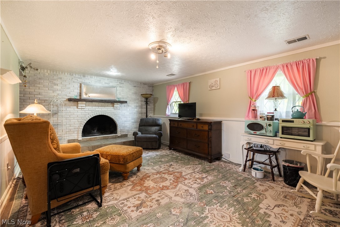 1977 Massillon Road Akron, OH 44312 - Photo 16 of 23 Downstairs - in-law suite
