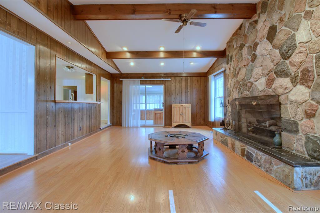 33951 Old Timber Road Farmington Hills, MI 48331 - Photo 17 of 40