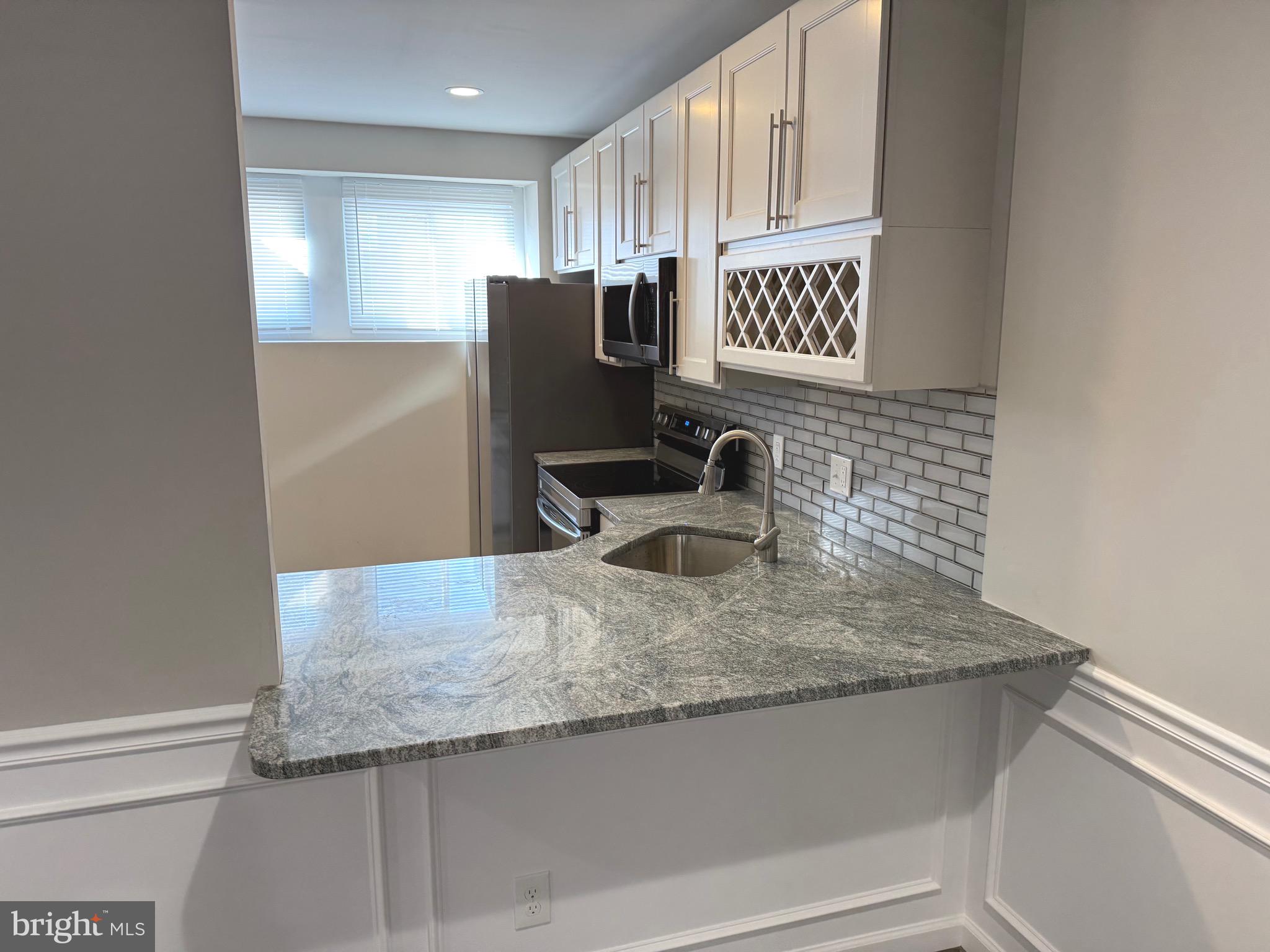 1012 Marlyn Road Philadelphia, PA 19151 - Photo 5 of 19