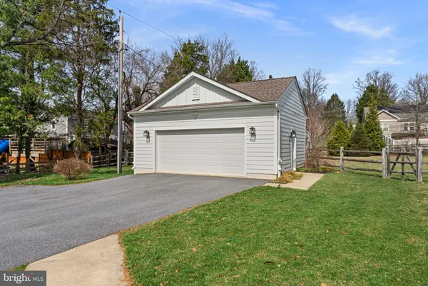 $5,500 | 17601 Crystal Spring Terrace, Ashton, MD 20861