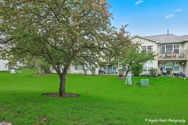 $205,000 | 1152 North Red Oak Circle, Unit 1, Round Lake Beach, IL 60073