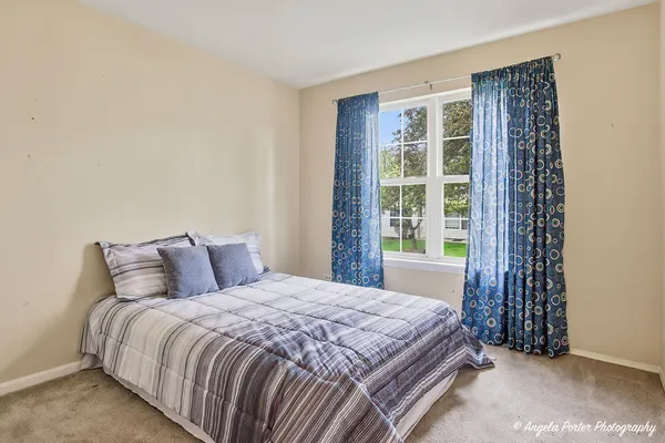 $205,000 | 1152 North Red Oak Circle, Unit 1, Round Lake Beach, IL 60073