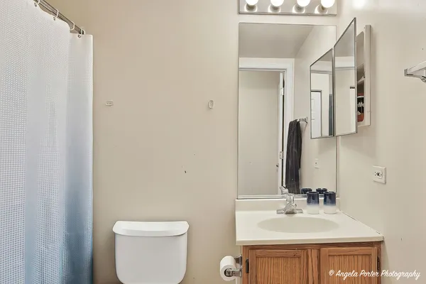 $205,000 | 1152 North Red Oak Circle, Unit 1, Round Lake Beach, IL 60073