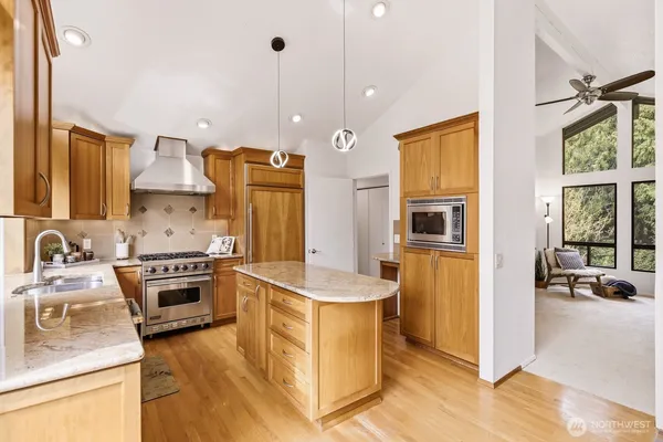 $1,275,000 | 13717 46th Avenue West, Edmonds, WA 98026