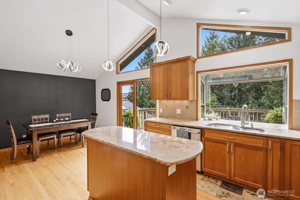 $1,275,000 | 13717 46th Avenue West, Edmonds, WA 98026