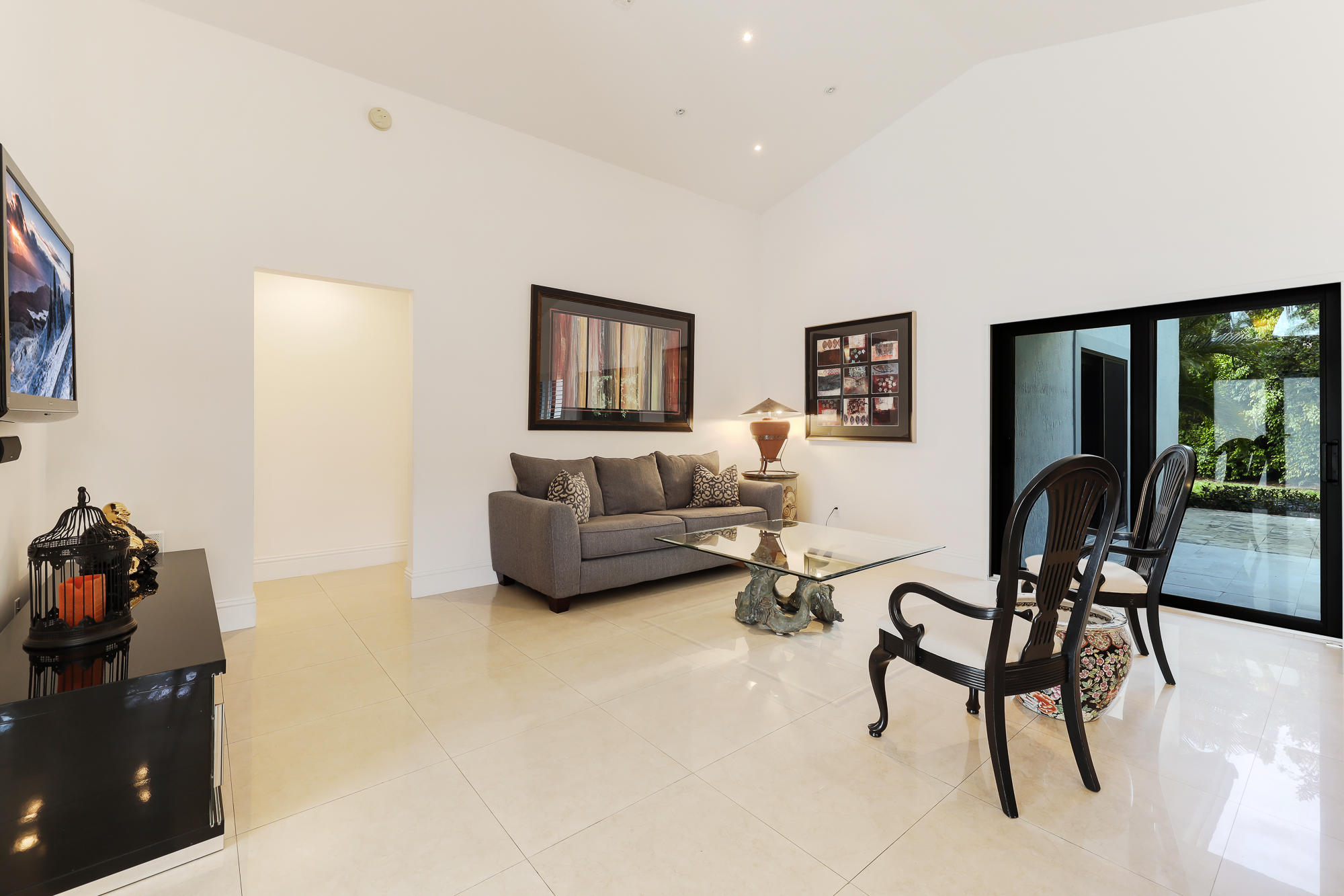 2298 Northwest 8th Street Boca Raton, FL 33431 - Photo 12 of 35 Living room:TV room