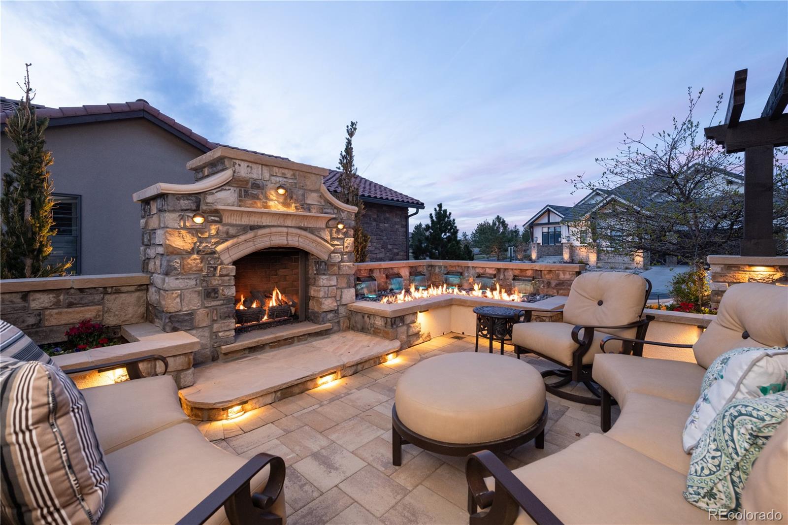 22 Flowerburst Way Highlands Ranch, CO 80126 - Photo 4 of 39 Gallery Image 4