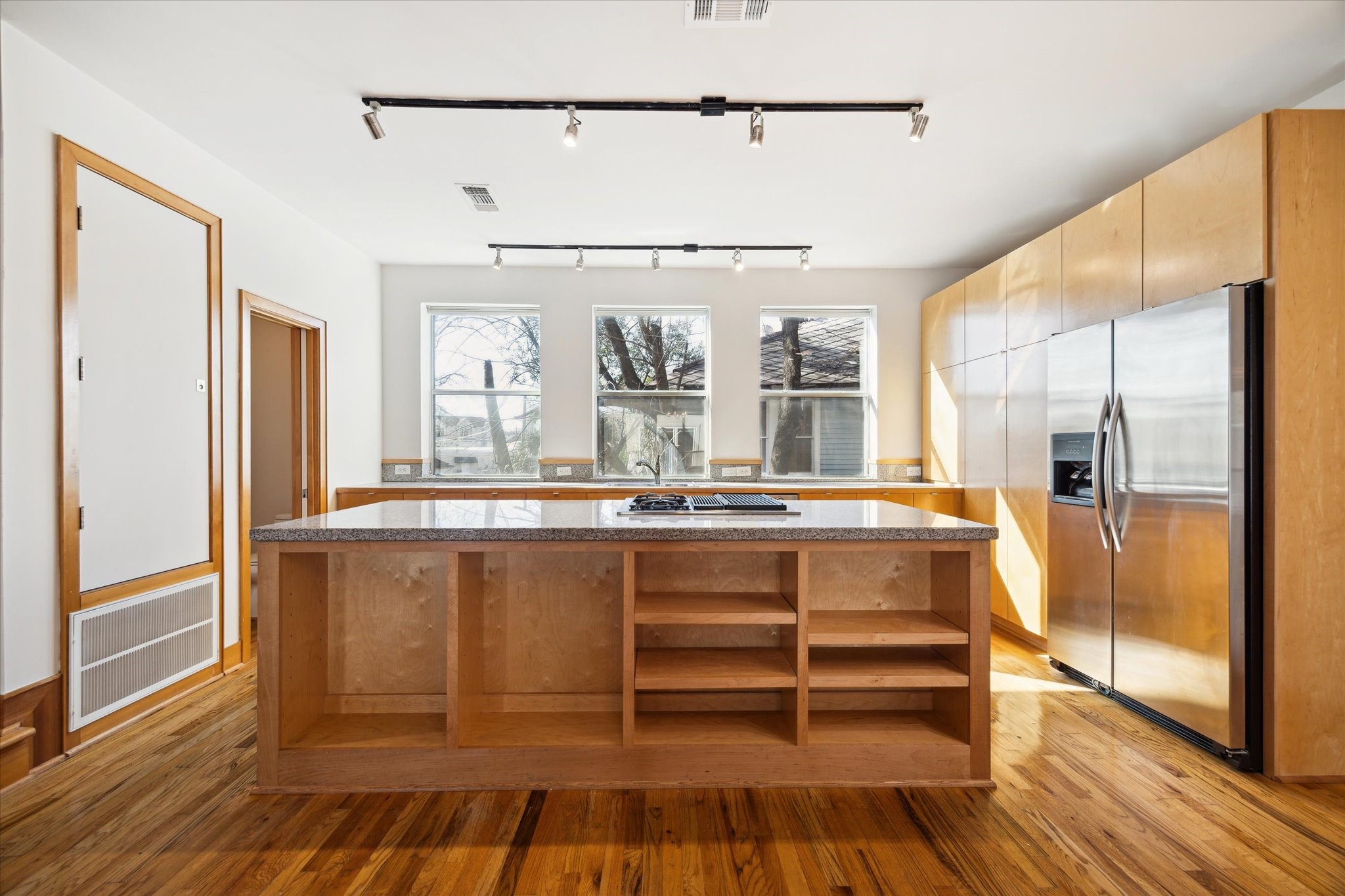 94 Drew Street, Unit C Houston, TX 77006 - Photo 13 of 29 Lofty, spacious interiors with an open, airy feel and generous storage throughout—designed for both everyday ease and elevated living.