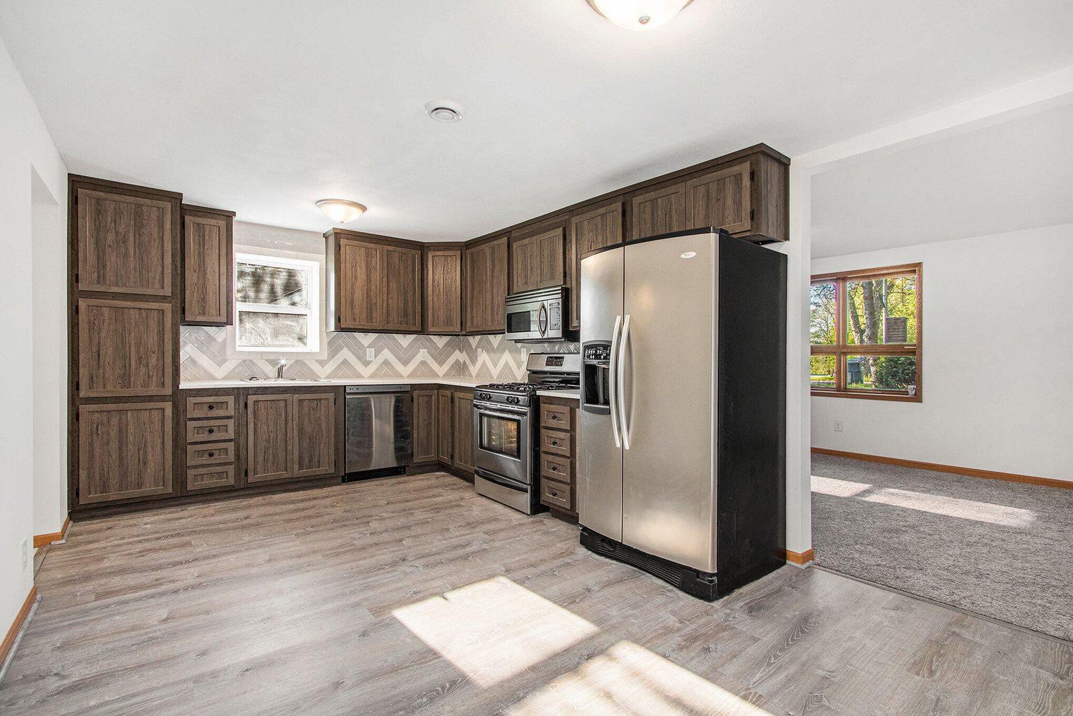 314 Riverside Drive Watervliet, MI 49098 - Photo 12 of 26 20250512171641064753000000-o