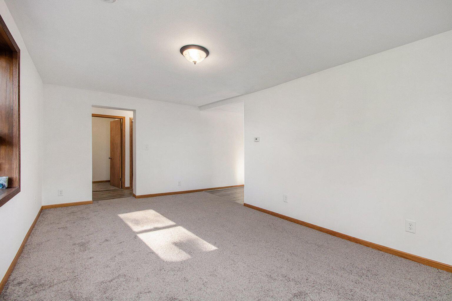 314 Riverside Drive Watervliet, MI 49098 - Photo 7 of 26 20250512171637720540000000-o