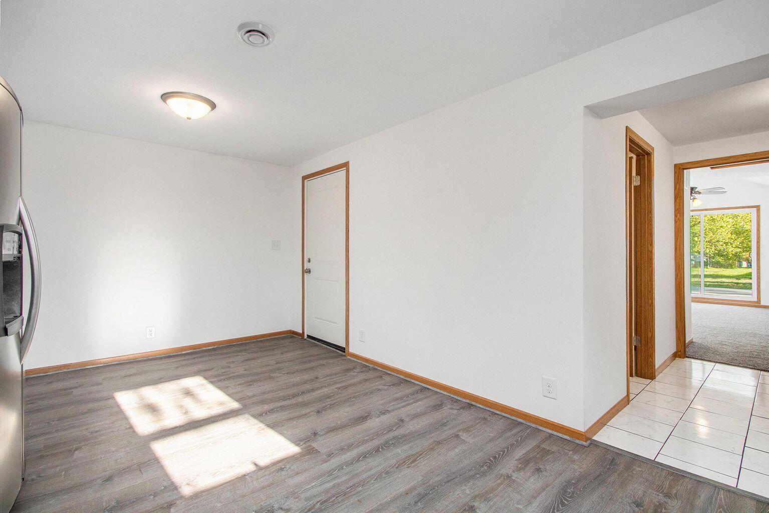 314 Riverside Drive Watervliet, MI 49098 - Photo 8 of 26 20250512171638346994000000-o