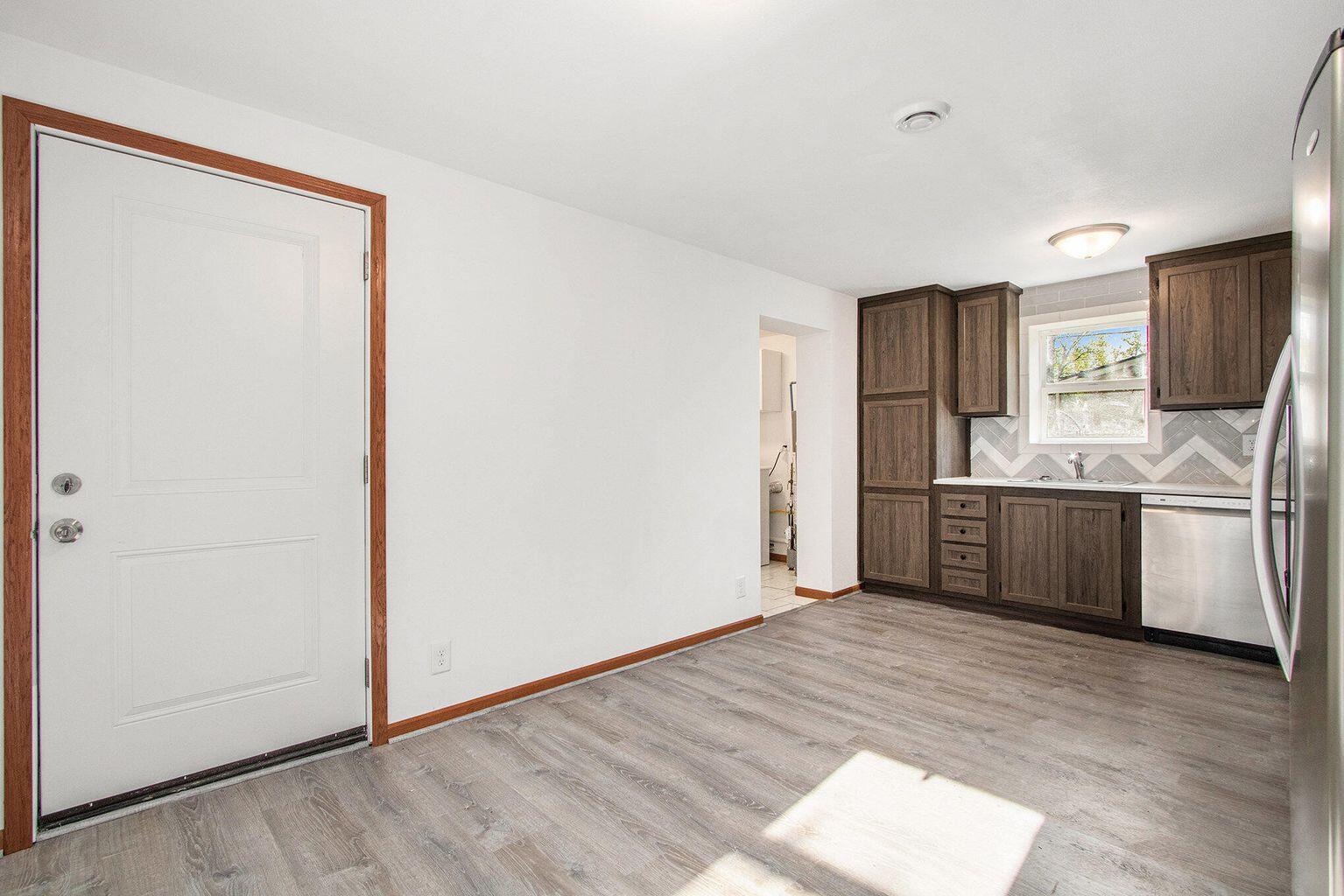 314 Riverside Drive Watervliet, MI 49098 - Photo 9 of 26 20250512171639010588000000-o