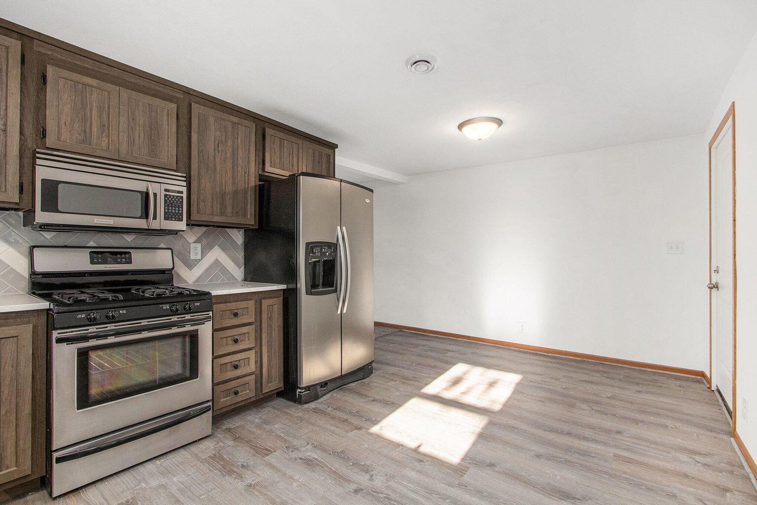 314 Riverside Drive Watervliet, MI 49098 - Photo 10 of 26 20250512171639647650000000-o