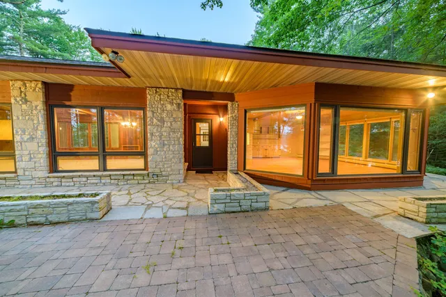 $988,500 | 4239 Forest Point Drive, Rhinelander, WI 54501