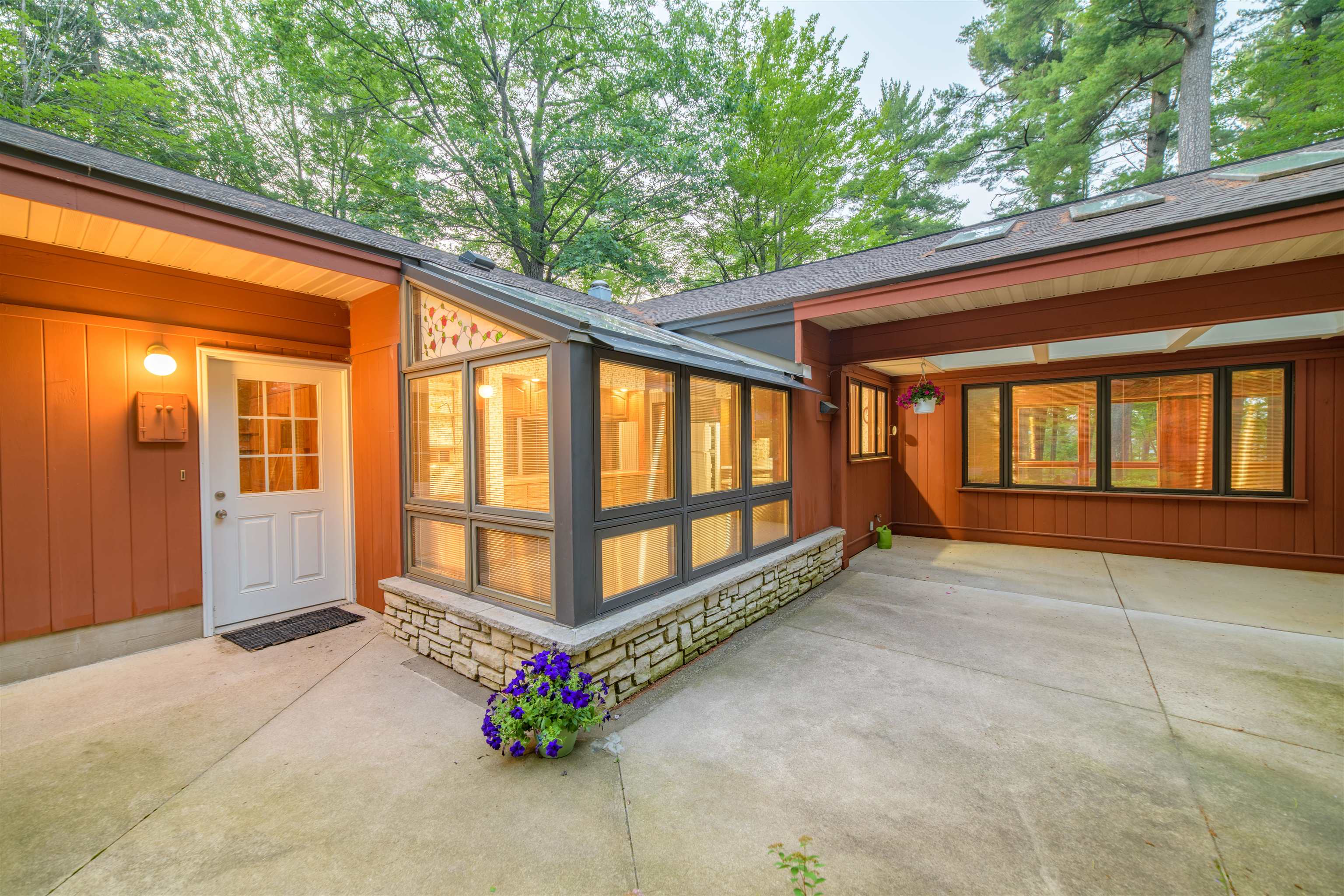 4239 Forest Point Drive Rhinelander, WI 54501 - Photo 4 of 58