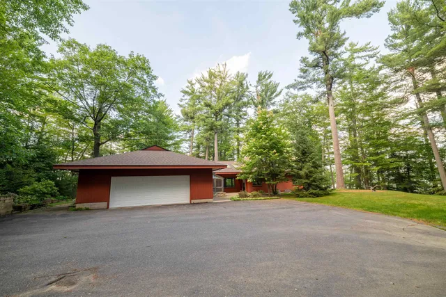 $988,500 | 4239 Forest Point Drive, Rhinelander, WI 54501