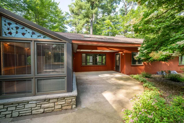 $988,500 | 4239 Forest Point Drive, Rhinelander, WI 54501