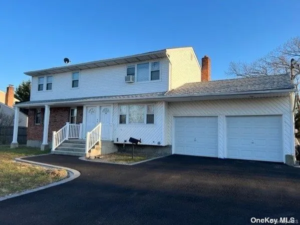 $3,550 | 6 Roland Road, Unit B, West Babylon, NY 11704