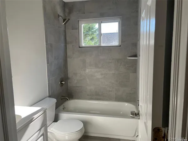 $3,550 | 6 Roland Road, Unit B, West Babylon, NY 11704