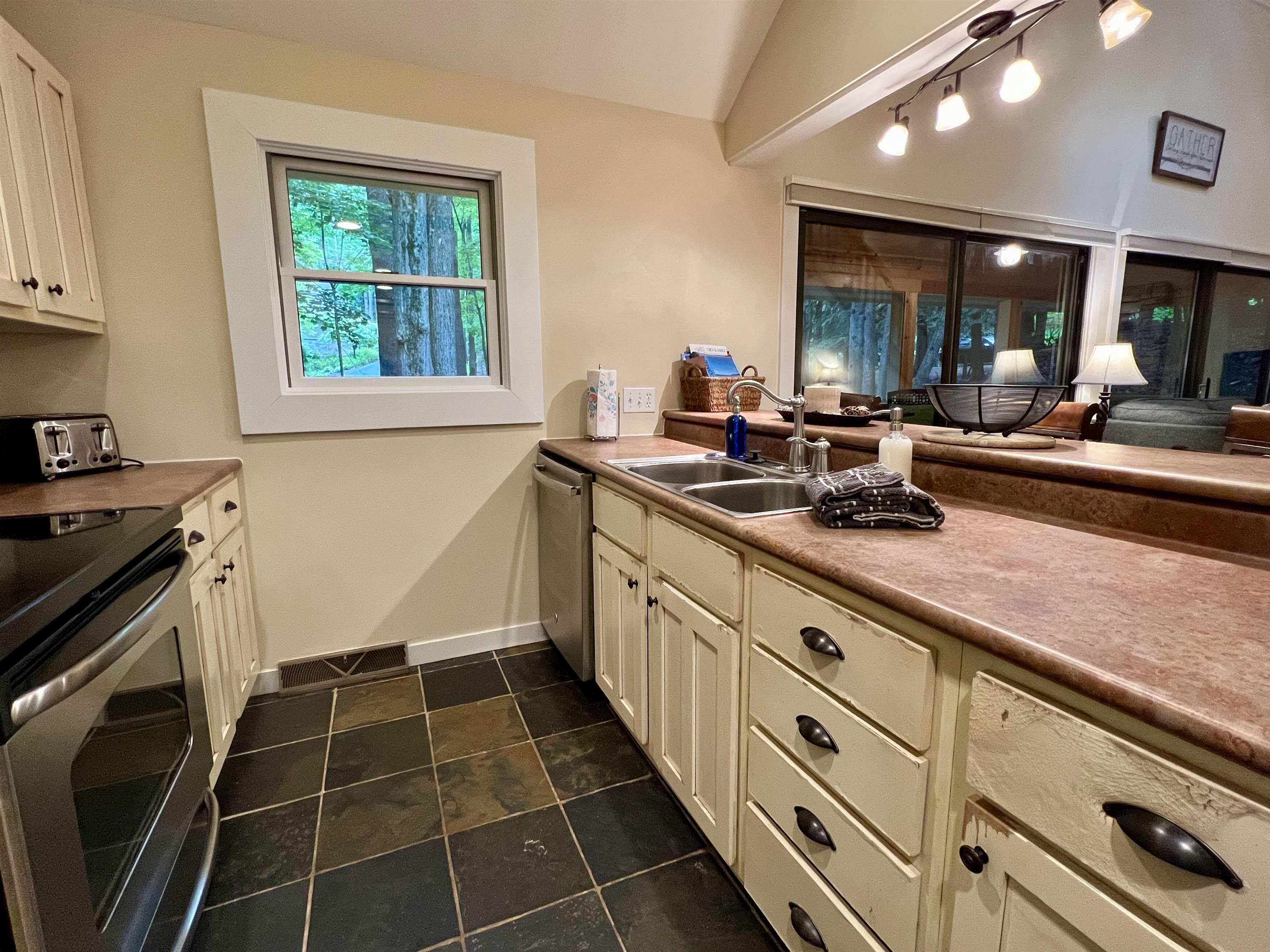 9 Loggers Run Maple City, MI 49664 - Photo 9 of 34 1912293-8.JPG