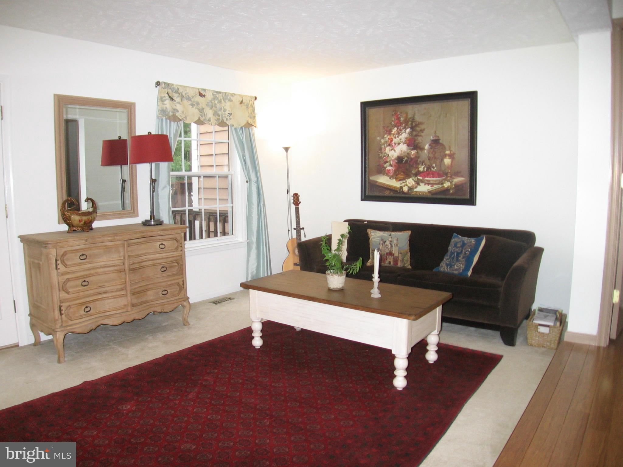 1577 Autumn Ridge Circle Reston, VA 20194 - Photo 3 of 30 Living Room