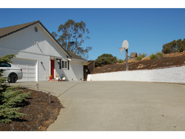 8800 Berta Ridge Court Prunedale, CA 93907 - Photo 5 of 25 Gallery Image 5