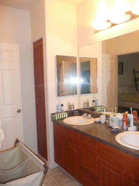 909 East Camelback Road, Unit 2040 Phoenix, AZ 85014 - Photo 13 of 39 jack n jill bath 2