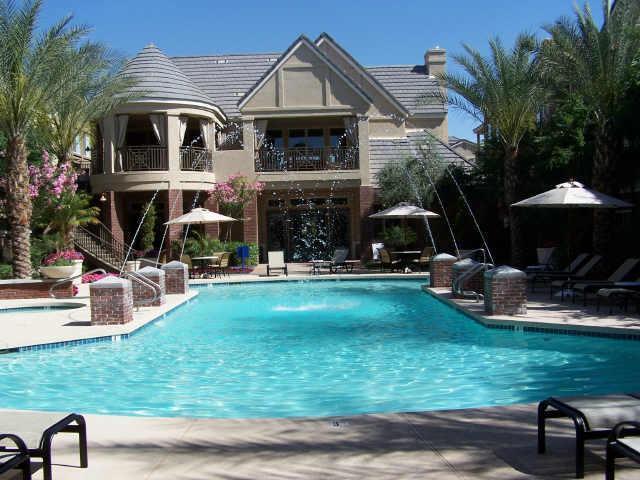 909 East Camelback Road, Unit 2040 Phoenix, AZ 85014 - Photo 21 of 39 cmnty pool