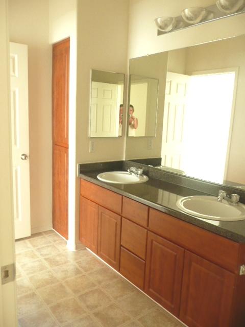 909 East Camelback Road, Unit 2040 Phoenix, AZ 85014 - Photo 25 of 39 bath