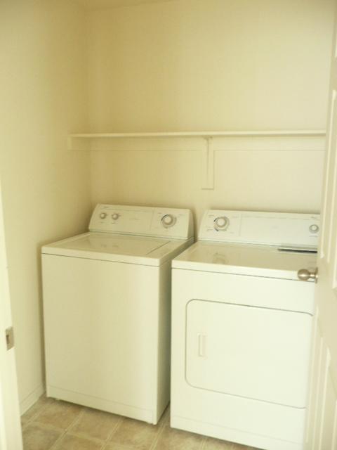 909 East Camelback Road, Unit 2040 Phoenix, AZ 85014 - Photo 33 of 39 washer dryer