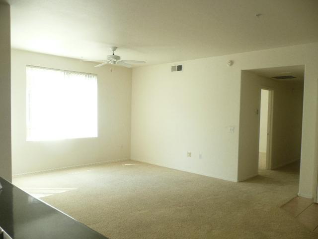 909 East Camelback Road, Unit 2040 Phoenix, AZ 85014 - Photo 34 of 39 livign room