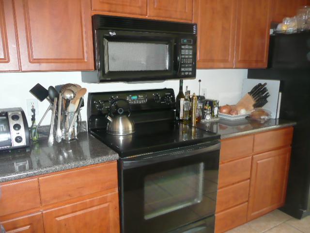 909 East Camelback Road, Unit 2040 Phoenix, AZ 85014 - Photo 4 of 39 kitchen