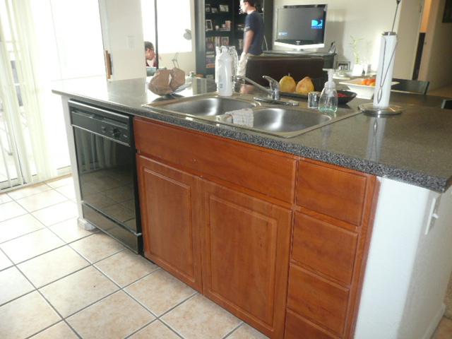 909 East Camelback Road, Unit 2040 Phoenix, AZ 85014 - Photo 5 of 39 kitchen island
