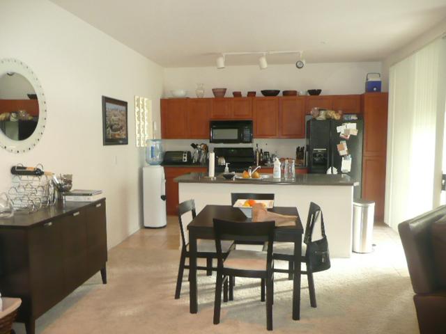 909 East Camelback Road, Unit 2040 Phoenix, AZ 85014 - Photo 6 of 39 kitchen dining area